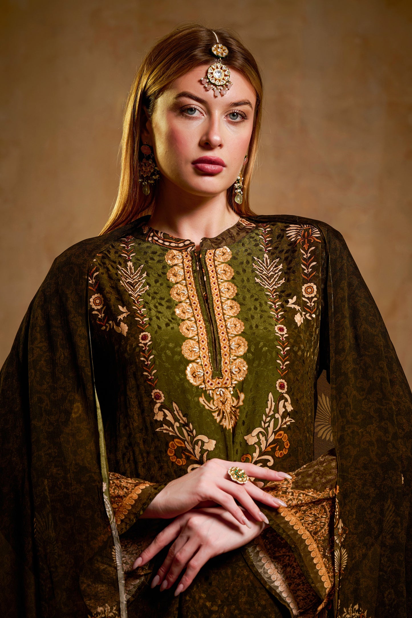 THE BARI Women Ethnic Motifs Printed Kurta & Trousers With Dupatta Set