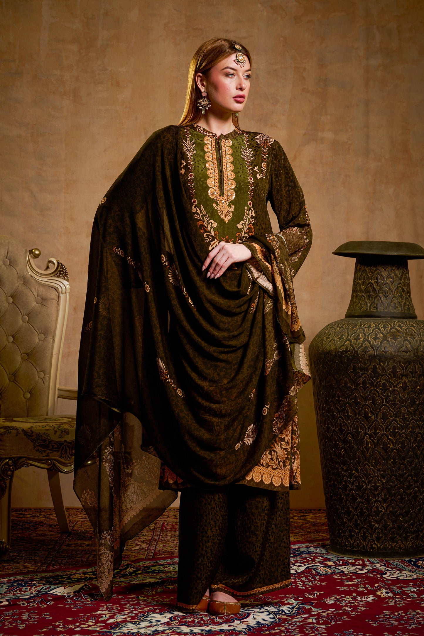 THE BARI Women Ethnic Motifs Printed Kurta & Trousers With Dupatta Set