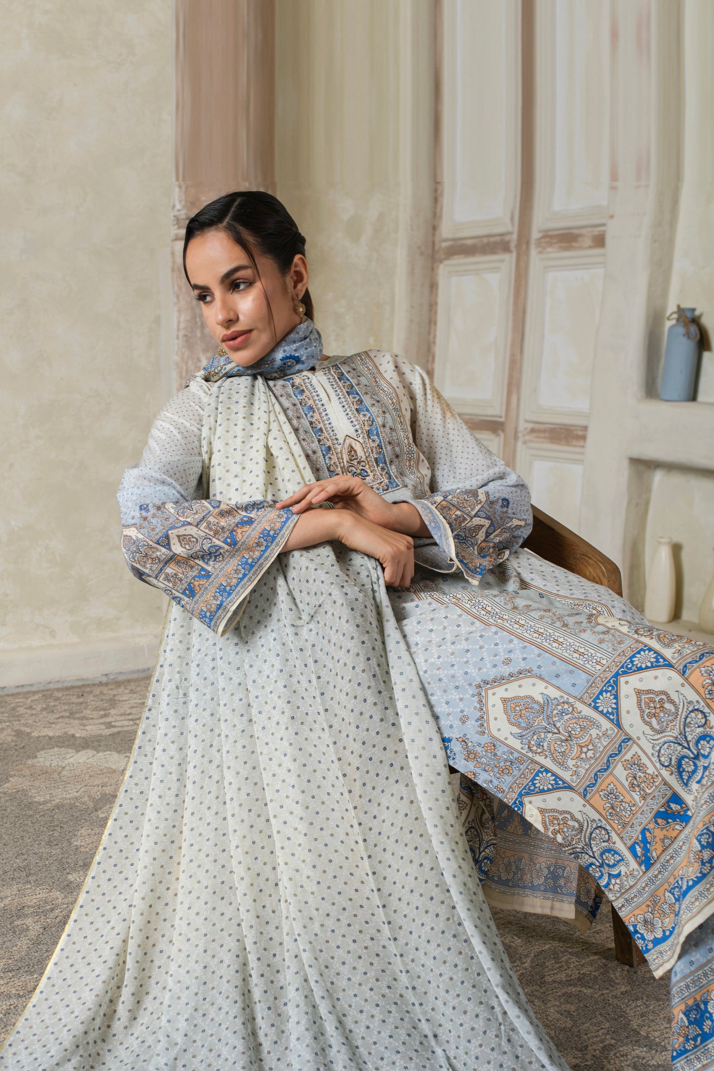THE BARI Women Ethnic Motifs Printed Silk Kurta with Palazzo & Dupatta
