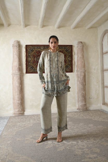 THE BARI Women Ethnic Motifs Printed Regular Kurta with Trousers