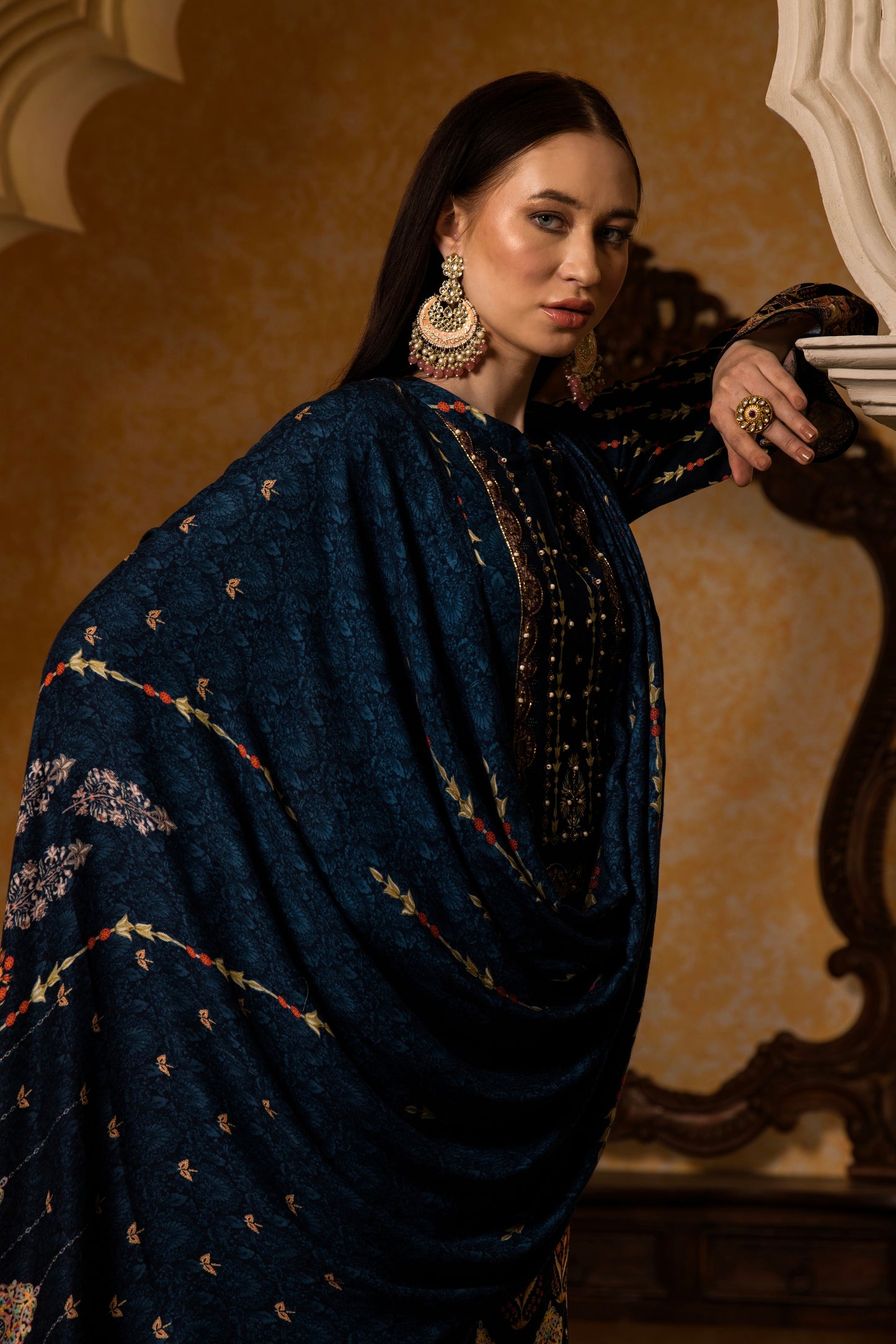 THE BARI Women Ethnic Motifs Printed Regular Thread Work Kurta Set